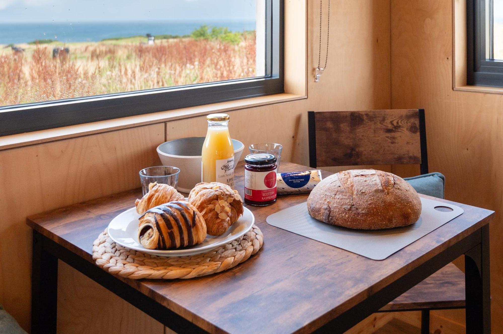 Rustic Cabins, Sea Views From Rewilded Farm With Highland Cows Сент-Андрус Экстерьер фото